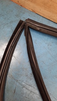 фото thumb №4, Прокладка стекло дверь левый задняя 31299952 volvo s60