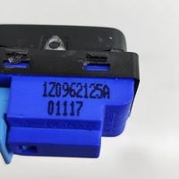 фото thumb №7, Skoda yeti 5l 2017 кнопка центрального замка