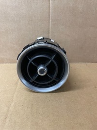 фото thumb №1, Alfa romeo giulia решётка обдув 156110760 idealna