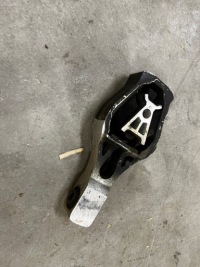 фото thumb №1, Подушка кронштейн кронштейн двигателя citroen c4 grand picasso ii 1.6 thp