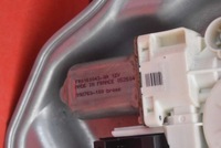 фото thumb №8, Підйомник скло лівий задня 30710068 volvo v50 03-11