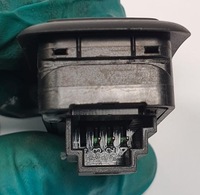 фото thumb №3, Кнопка крышки задняя mercedes w204 a2048707151