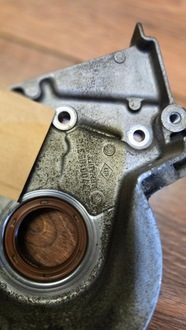 фото thumb №1, Корпус вала 1.4 16v clio megane thalia scenic 7700105376