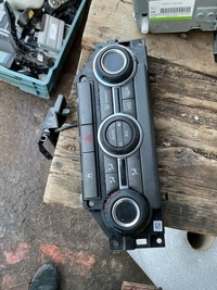 фото thumb №1, 2010 land rover range rover sport l320 панель кондиционера ah2219e900dh