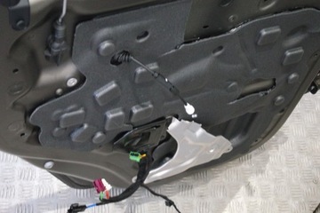 фото thumb №6, Двері лівий зад mercedes w463/4 c866