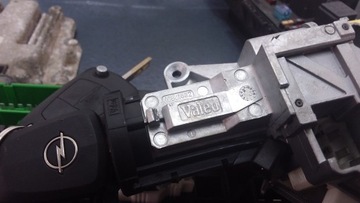 фото thumb №9, Opel zafira b 1.9 cdti 100 km блок управления набор стартовый 0281012549 55198922