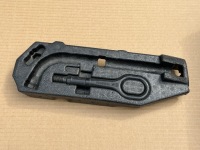 фото thumb №1, Ушко буксировочный vw caddy iii lift 1t0805615a