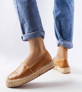 Brązowe espadryle zdobione tłoczeniem Geoffrey 39