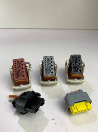 фото thumb №8, Разъёмы штекер колодка коробка предохранителей bsm r02 citroen c5 iii x7