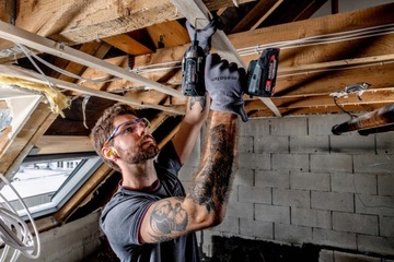 КОМБО НАБОР 18V BS 18LT + SSD 18 LET 200 BL 2*5.2AH 685196000 METABO