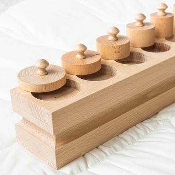 Cylindry do osadzania Montessori Zestaw 4 bloki Pomoce dydaktyczne