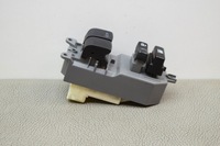 фото thumb №10, Кнопка керування вікон лівих передніх двері toyota