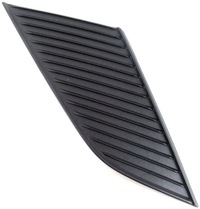 фото thumb №1, Заглушка бампера галоген права mazda cx-3 dk оригінал