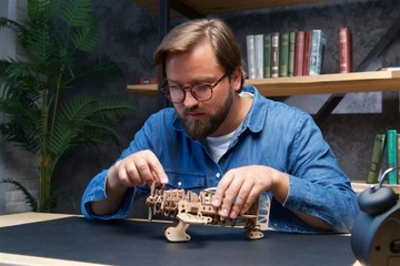 Деревянный 3D-пазл Mad Hornet uGEARS Самолет