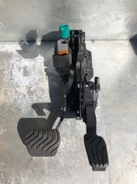 фото thumb №1, Педали clio v e-tech гибрид 180108467r