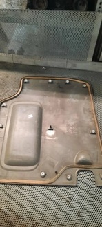 фото thumb №2, Обшивка правый 7700313085 renault trafic