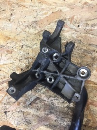 A4 b8 a5 2.7 3.0 tdi кронштейн генератора 059145169ac в Украине, фото thumb