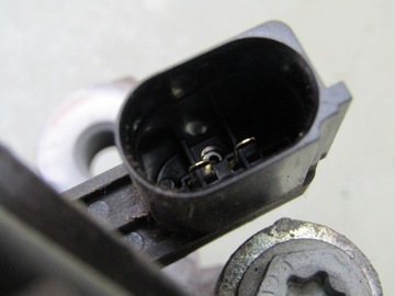 фото thumb №7, Leaf ii ze1 21r супорт правий зад задній задній гальмівний 440005sa0a