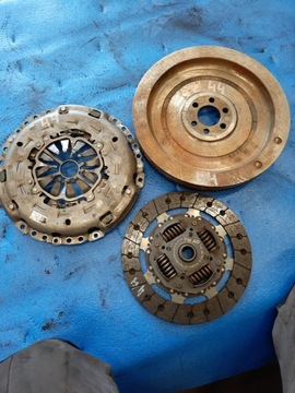 фото thumb №1, Зчеплення колесо жорсткий vw golf 7 1.6tdi 04l105273