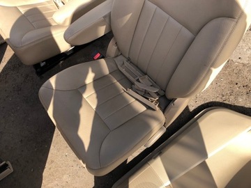 фото thumb №10, Mercedes w251 довгий 05- сидіння диван оббивка шкіра бежевий 6 осіб