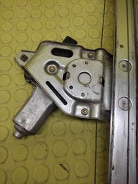 фото thumb №5, Mitsubishi pajero 3 підйомник скло правий перед