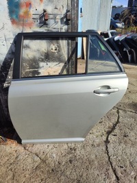 фото thumb №1, Toyota avensis t25 двері лівий ліва задня задні повний kombi