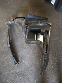 фото thumb №7, Bmw i3 l01 напрямна кронштейн крила заднього задня 7296754 7296753