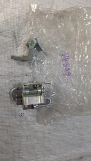 фото thumb №1, Vw golf vi 6 петля двері 1k0831412