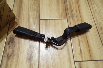 фото thumb №1, Гніздо ременя безпеки зад toyota yaris iii