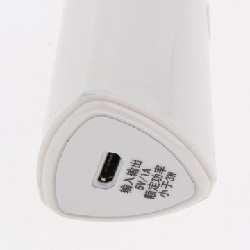 USB-насадка для вибрационного массажа успокаивает темные круги под глазами.
