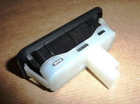 фото thumb №2, Кнопка багажника r clio iii,iv