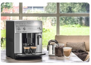 Кофемашина для эспрессо Esam 3200.S с кофемолкой