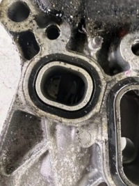 фото thumb №9, Кріплення фільтра масла jeep compass mk49 70362380 2.14l дизель 100kw 2012