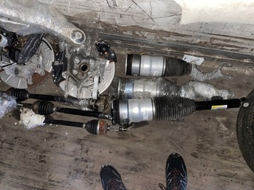 ПНЕВМАТИЧЕСКИЙ АМОРТИЗАТОР TESLA МОДЕЛЬ S 6006352-06-C