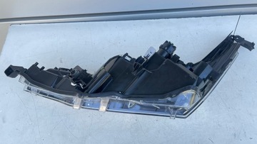 фото thumb №13, Toyota corolla e16 рестайлінг лампа права 16-19 8111002l50 eu 81110-02l50