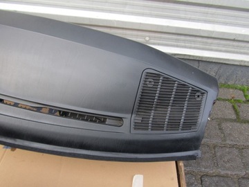 фото thumb №9, 7 mercedes w201 190 панель роздавальна капот консоль чорна з бардачок