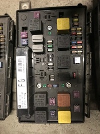 фото thumb №1, Коробка предохранителей opel 13191130 fg