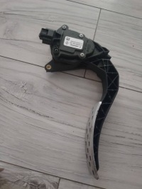 фото thumb №2, Педаль газу renault captur clio iv lift 1.2tce 180026380r
