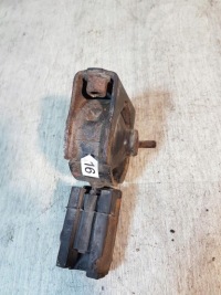 фото thumb №1, Подушка кронштейн двигателя toyota corolla ix 2.0