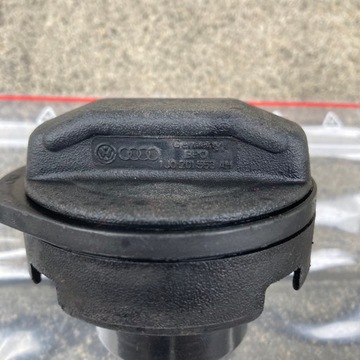 фото thumb №6, Audi a3 рестайлинг 2011r 2,0 tfsi крышка заливка топлива 1j0201553ah