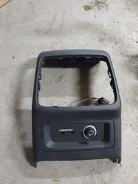 фото thumb №1, Рамка защита туннель задняя вместе с прикуриватель i usb