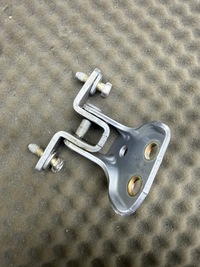 фото thumb №1, Петля дверь правый задняя mitsubishi outlander 01-07r