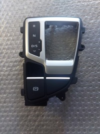 фото thumb №1, Audi q7 дисплей передач ручной 4m1713111d