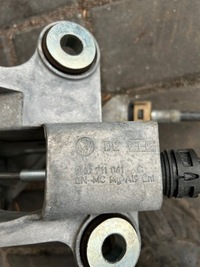 фото thumb №6, Vw transporter t5 домкрат переключения передач 7h0711116