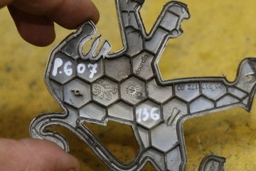 фото thumb №7, Значок emblemba крышки зад peugeot 607 9631717280