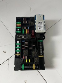 Купити Коробка запобіжників bmw x3 g01 6828074, фото thumb