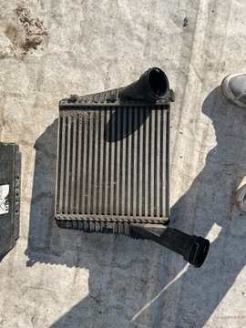 фото thumb №1, Радіаторів інтеркулер audi q7 touareg cayenn 4.2