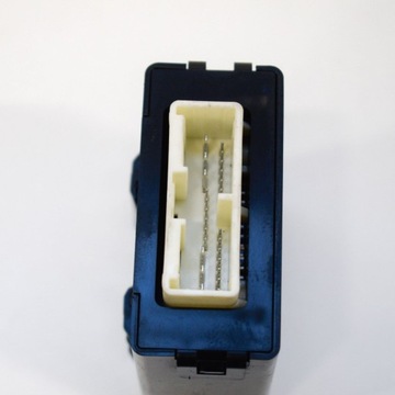 фото thumb №6, Toyota prius xw30 2013 модуль / блок керування люк