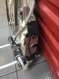 фото thumb №4, Mercedes w221 замок доводчик правый перед доводчик дверь