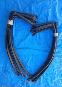 фото thumb №1, Dodge challenger 15 16 прокладка двері верхній